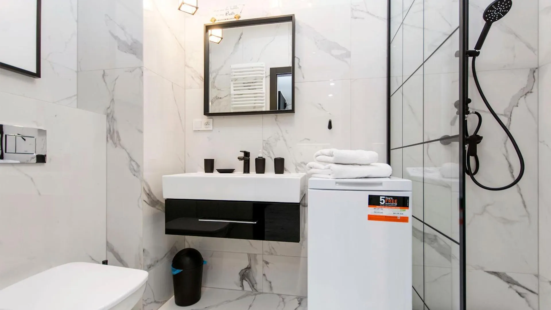 Apartment City Center - Aura By Apartmore Gdansk Poland